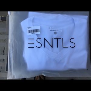 Esntls V-neck (small)
